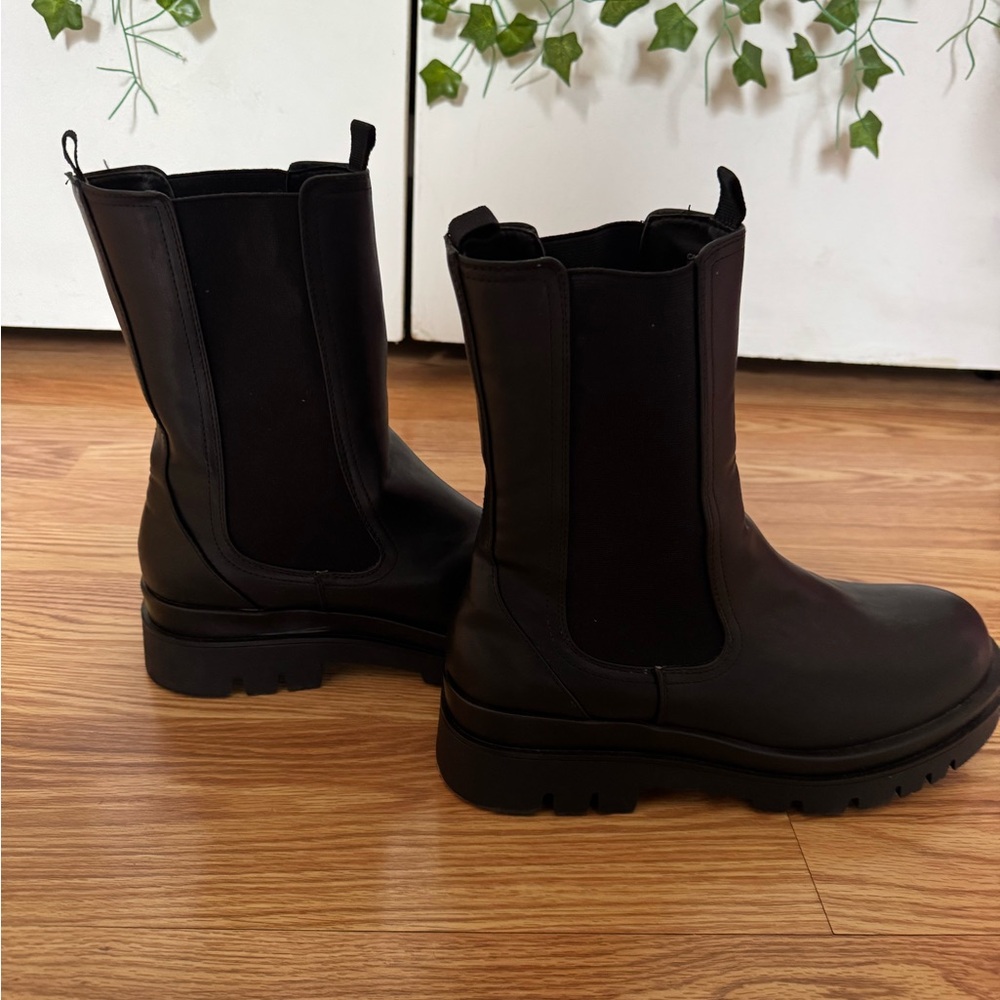 JustFab Black Ankle Booties